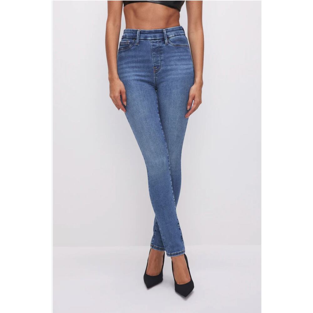 Good American Skinny Jeans in Medium Blue Wash
